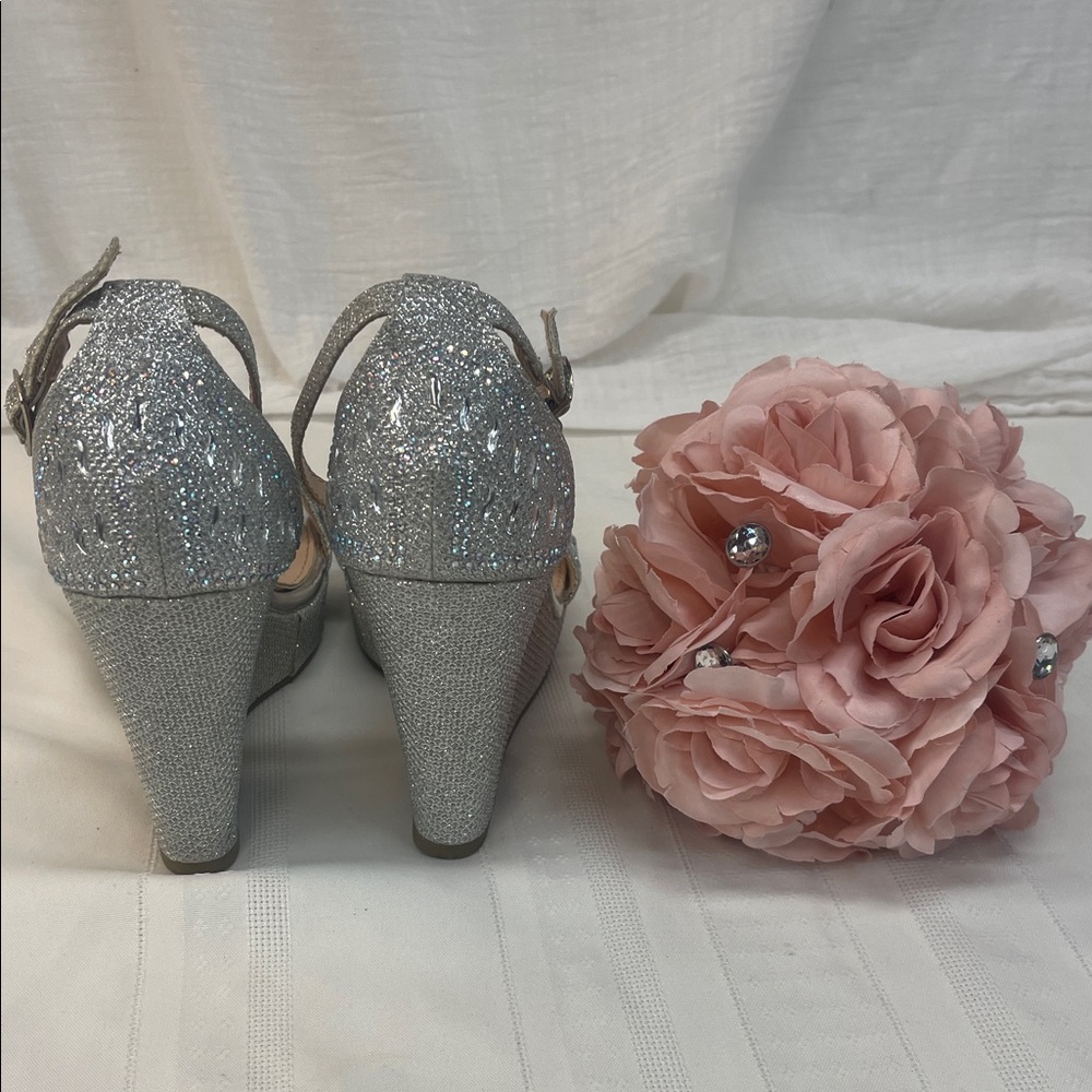 Ladies Forever Silver Sandal platform, sandal, size - Picture 16 of 16